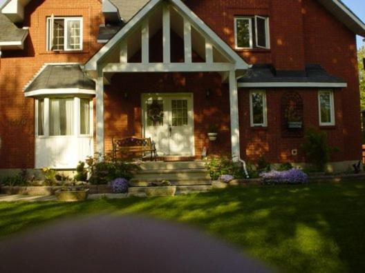Maple Woods Bed and Breakfast Casselman Esterno foto
